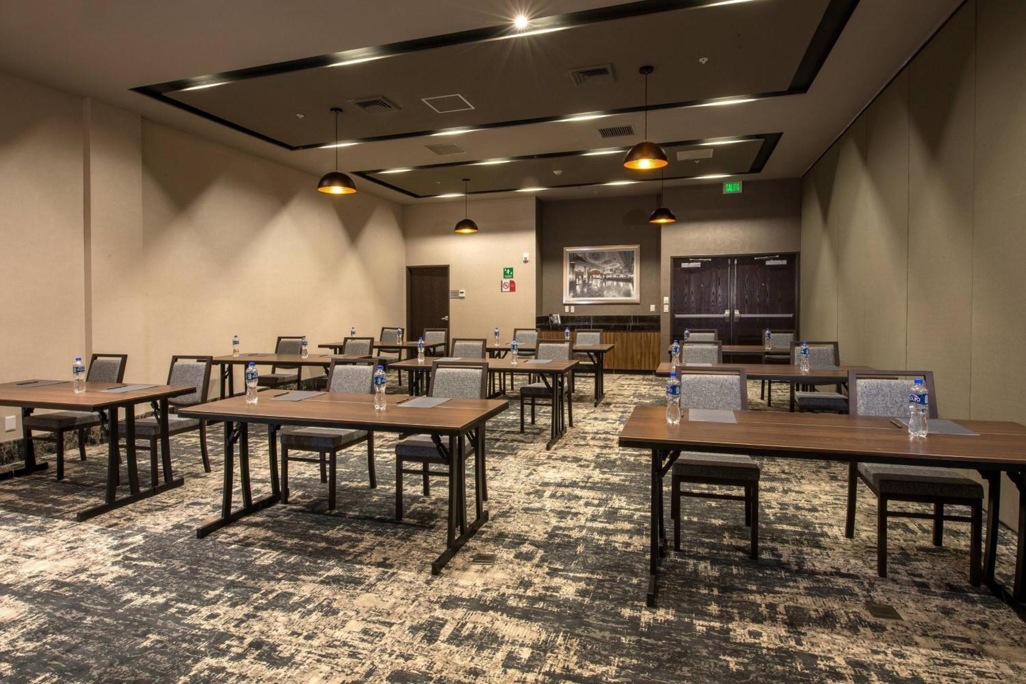 Courtyard By Marriott San Luis Potosi, Los Lagos San Luis Potosí Exterior foto