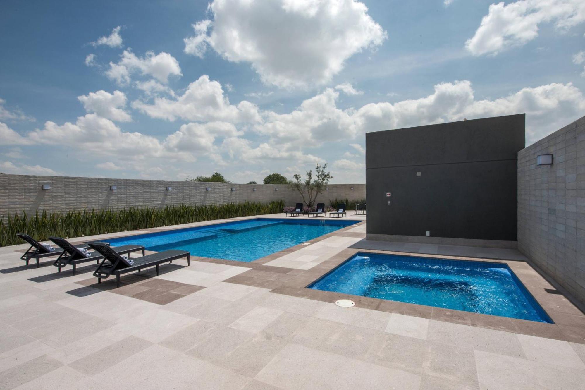 Courtyard By Marriott San Luis Potosi, Los Lagos San Luis Potosí Exterior foto